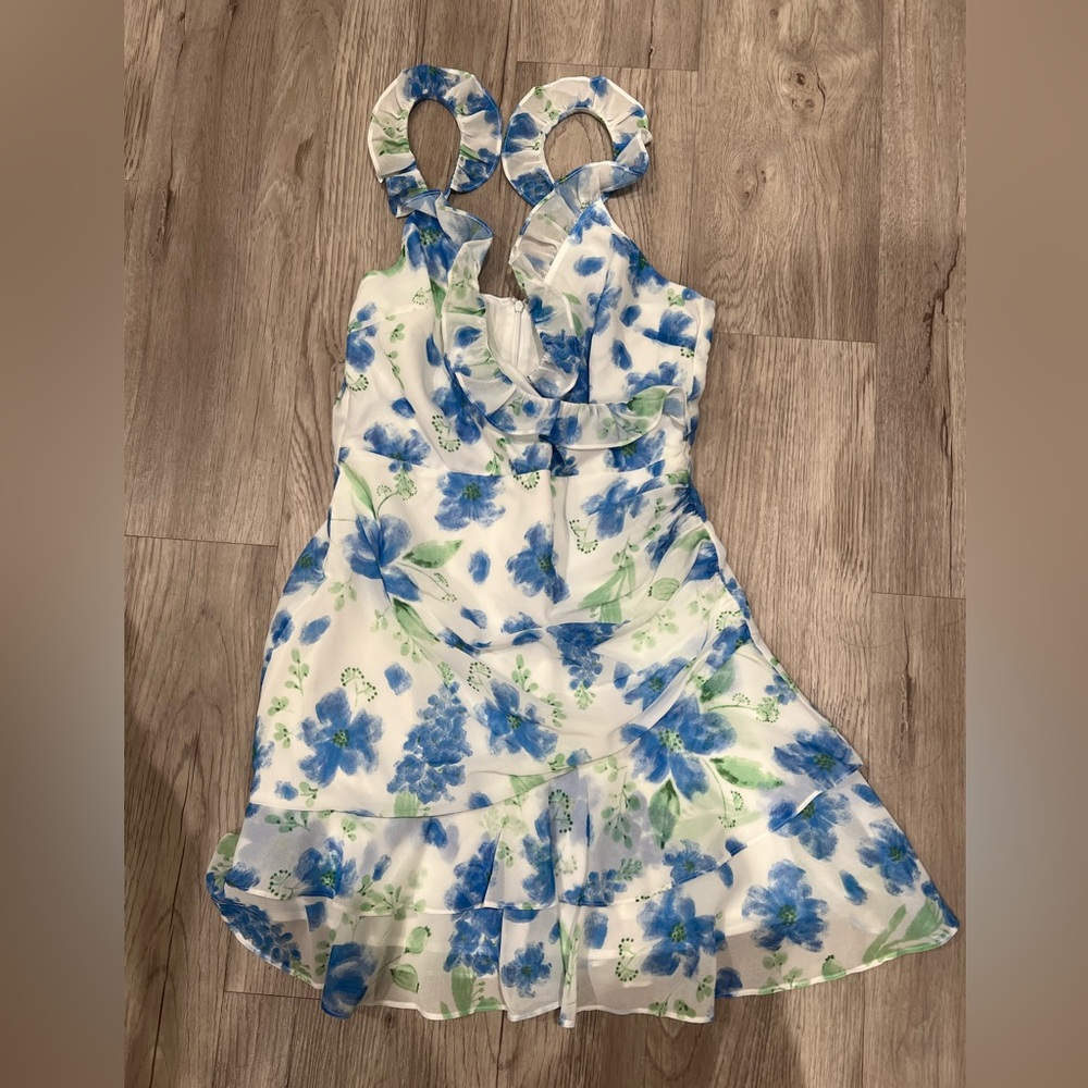 Short dress